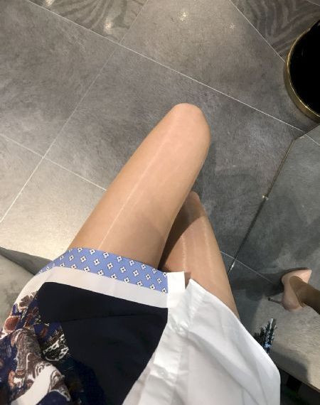 红色机尾